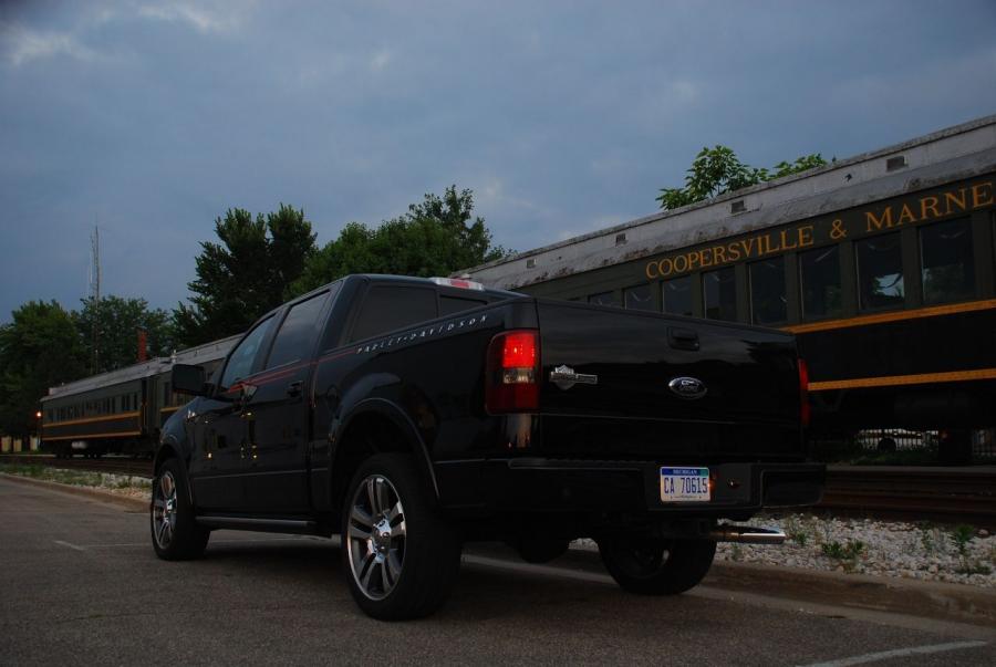  Ford F-150 Harley-Davidson SuperCrew 2007 года  (фото 17 из 29)